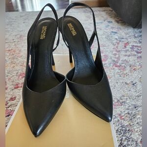 NWT Michael Kors Eliza Leather Pumps